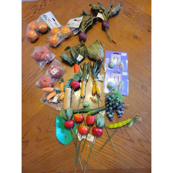 Lot of Assorted Vegetables Root Crops Floral decor Arts & Craft Pieces - Picture 1 of 11